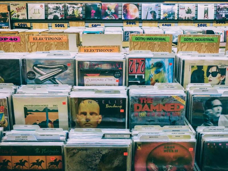 Bourse aux disques vinyles, CD et DVD